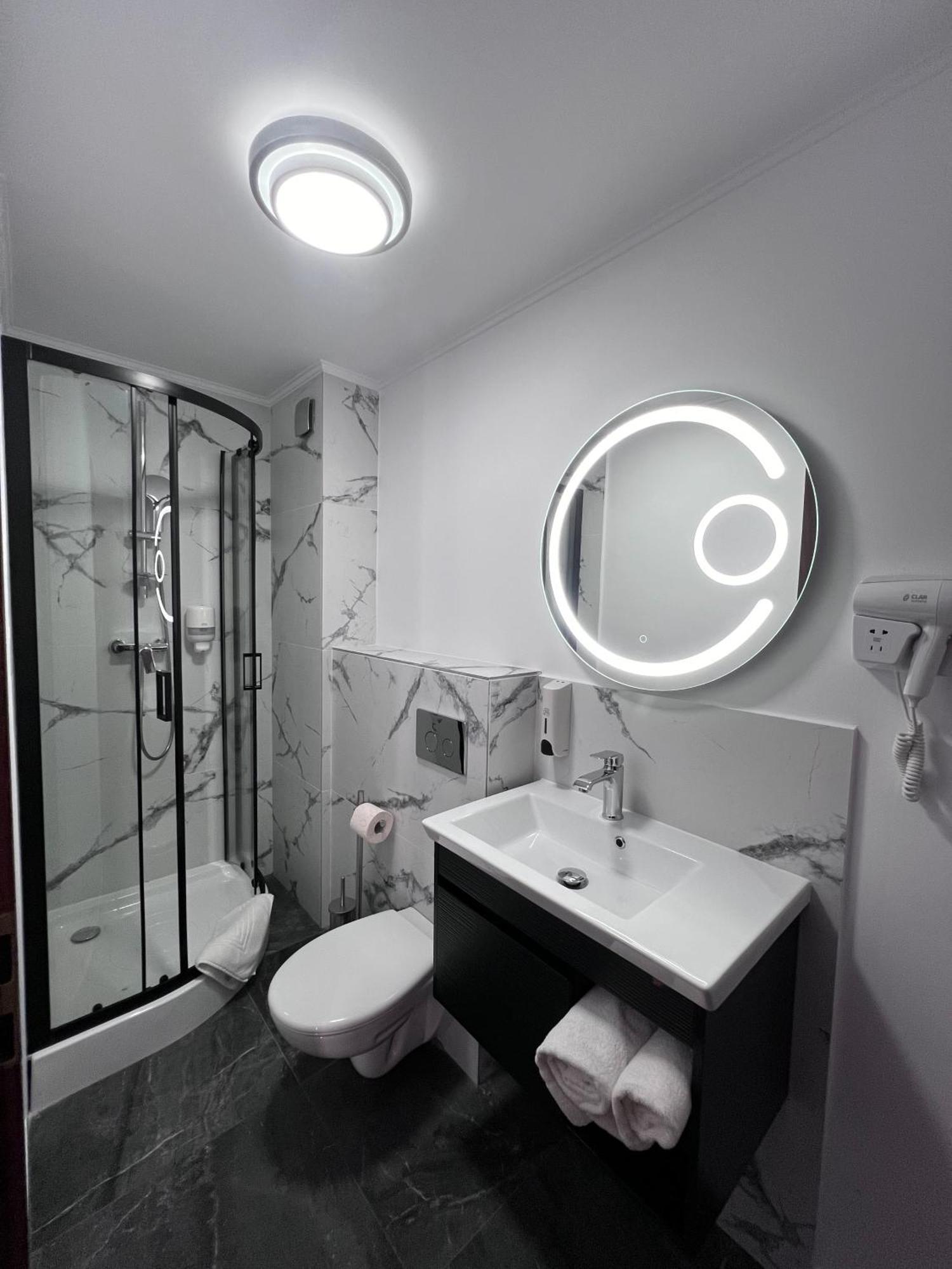 Hotel Neon Τιμισοάρα Εξωτερικό φωτογραφία